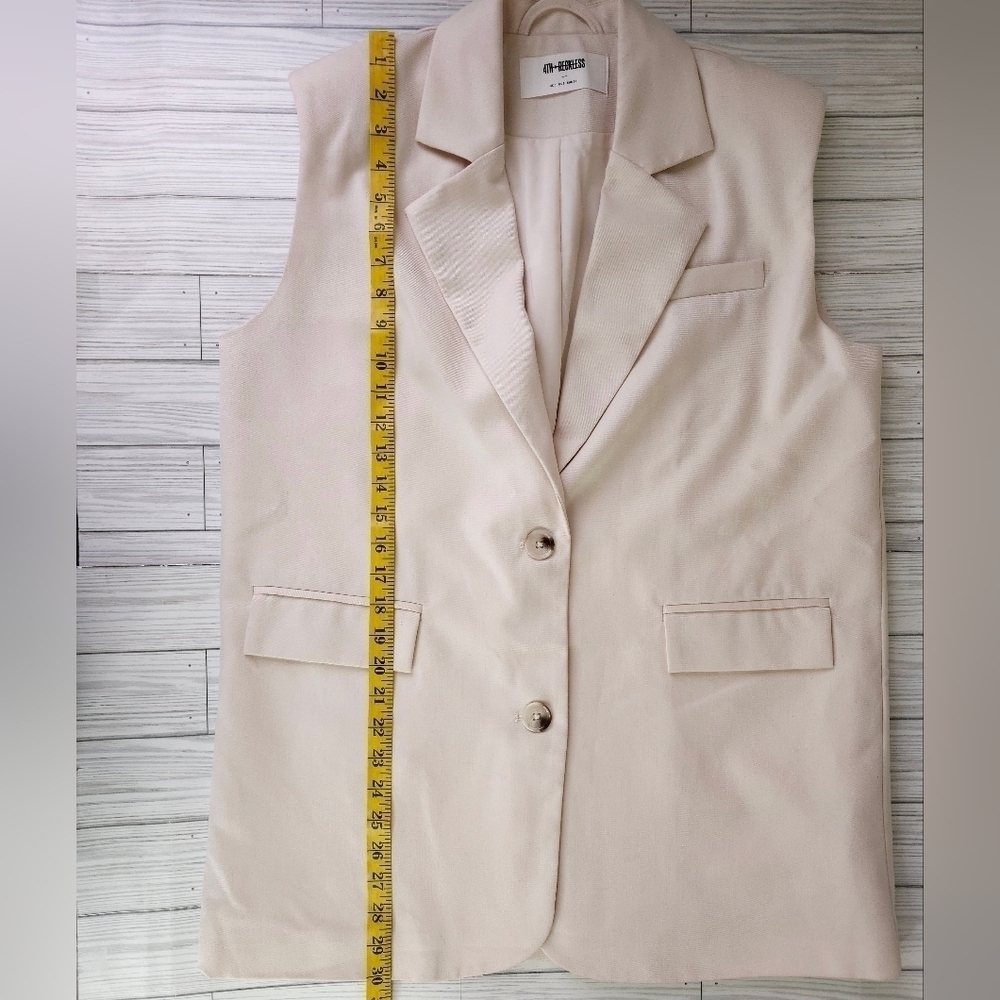 4th + Reckless Sleeveless Single Breast Oversized Blazer in Cream Size Small - Picture 15 of 16